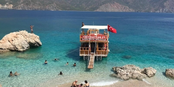 Adrasan’ın En Eğlenceli Tekne Turu: Yiğit Kaptan 07